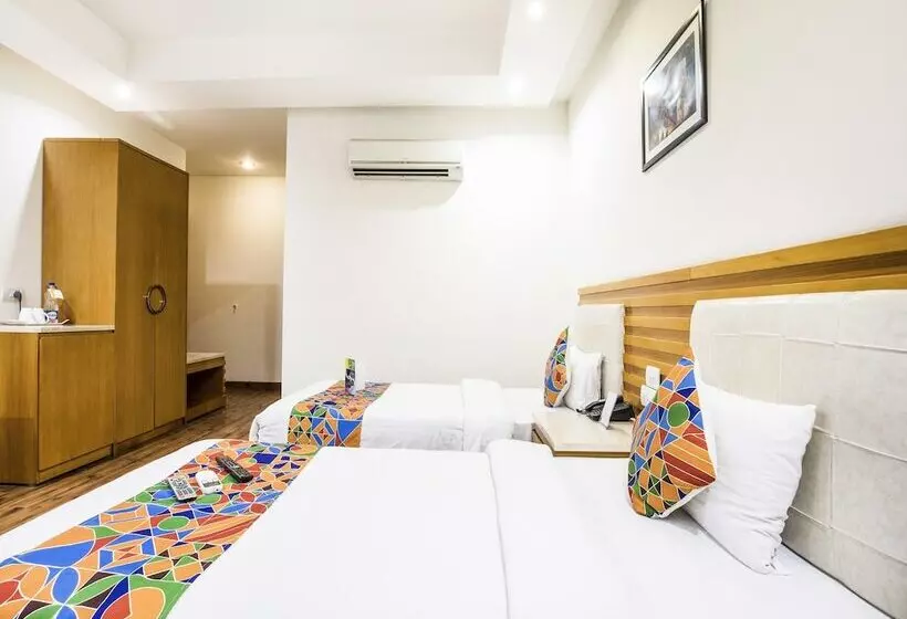 Fabhotel Grd Dlf Square