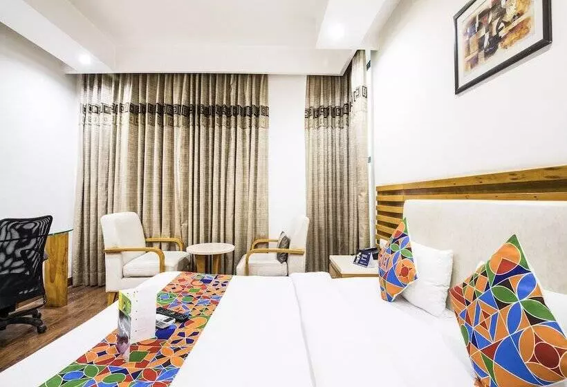 Fabhotel Grd Dlf Square