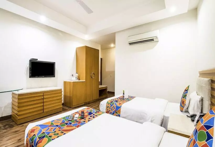 Fabhotel Grd Dlf Square