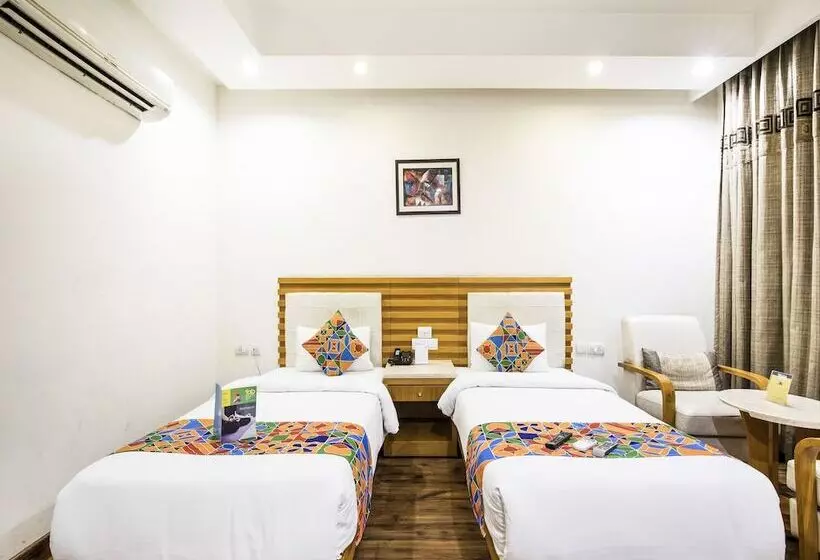 Fabhotel Grd Dlf Square