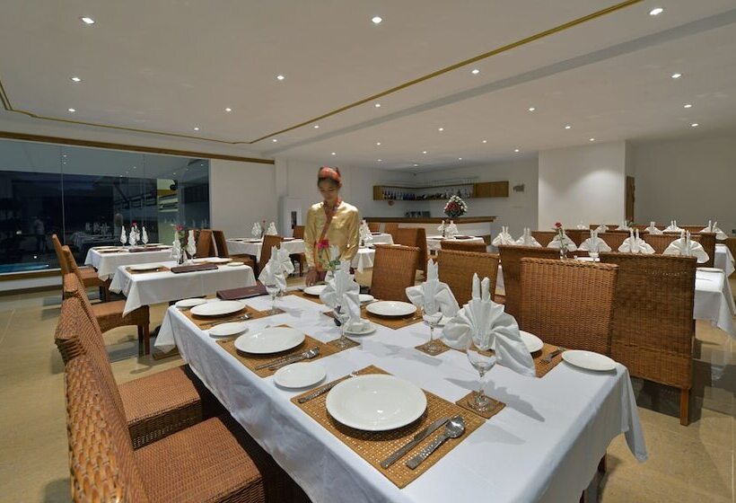 בית מלון כפרי Ananta Inlay Resort