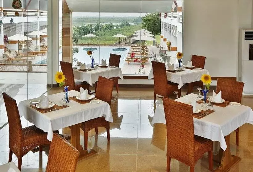 هتل Ananta Inlay Resort