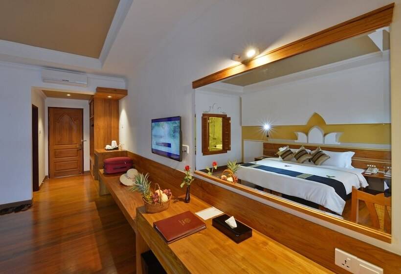 בית מלון כפרי Ananta Inlay Resort