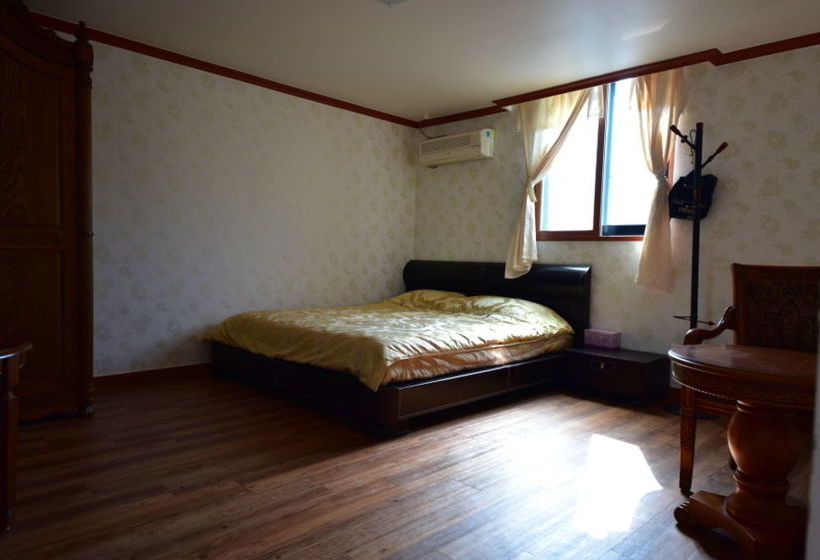 בית מלון כפרי Sokcho Arirang Resortel