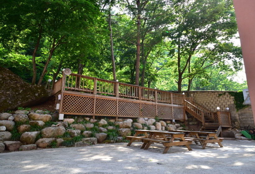 בית מלון כפרי Sokcho Arirang Resortel