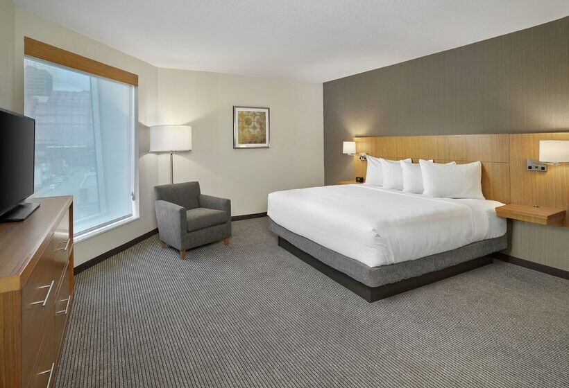 فندق Doubletree By Hilton Edmonton Downtown