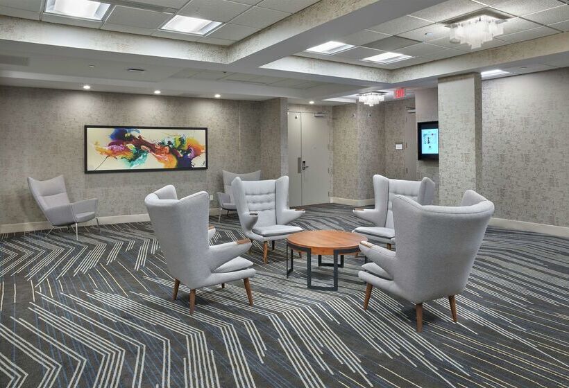 فندق Doubletree By Hilton Edmonton Downtown