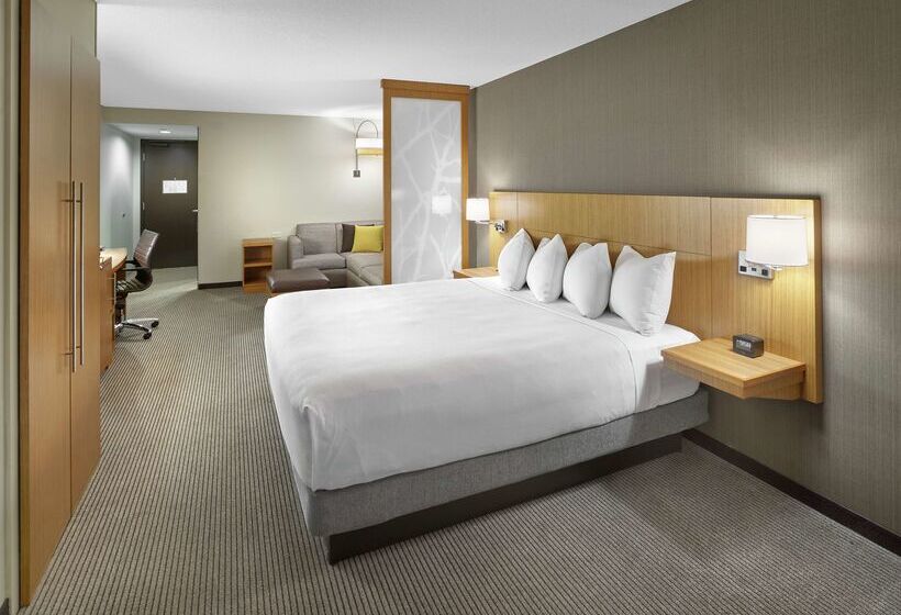فندق Doubletree By Hilton Edmonton Downtown