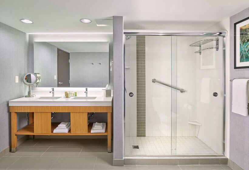 فندق Doubletree By Hilton Edmonton Downtown