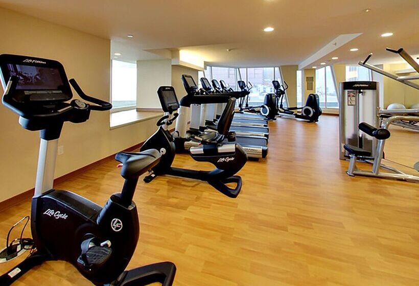 فندق Doubletree By Hilton Edmonton Downtown