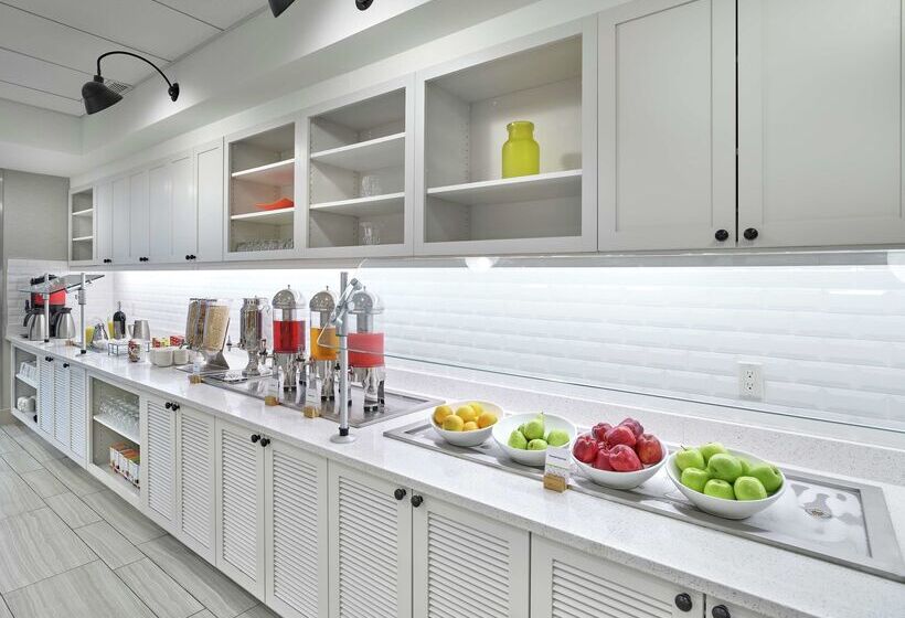 فندق Doubletree By Hilton Edmonton Downtown