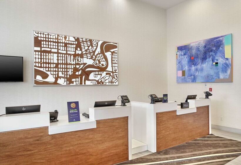 فندق Doubletree By Hilton Edmonton Downtown