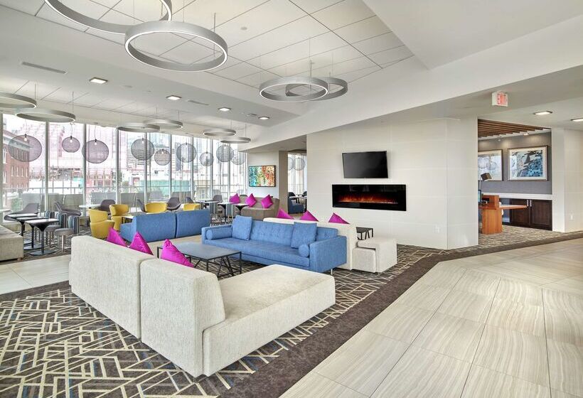 فندق Doubletree By Hilton Edmonton Downtown