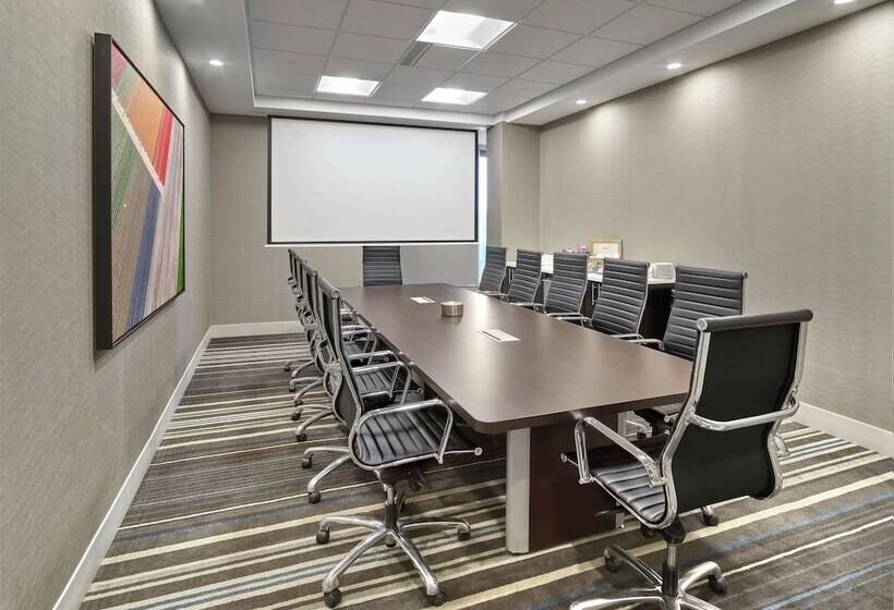 فندق Doubletree By Hilton Edmonton Downtown