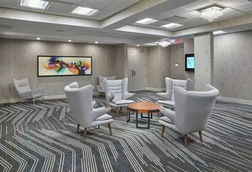 Hotel Doubletree By Hilton Edmonton Downtown