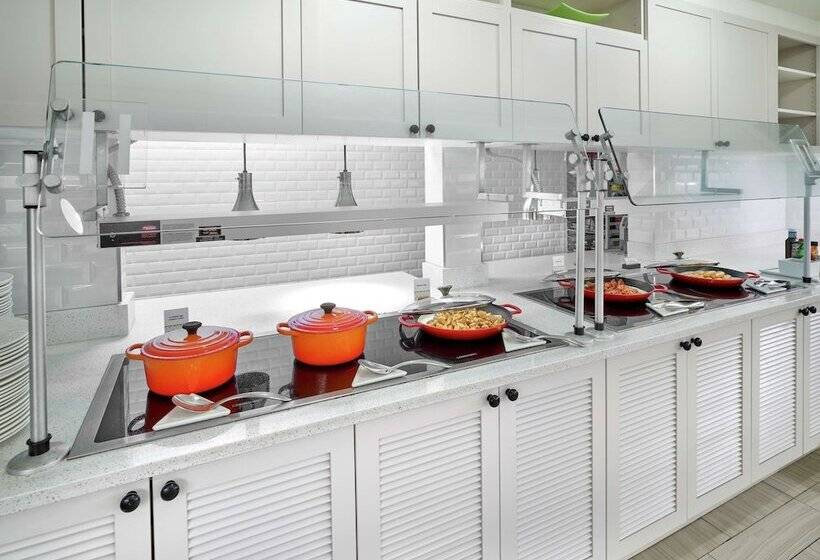 فندق Doubletree By Hilton Edmonton Downtown