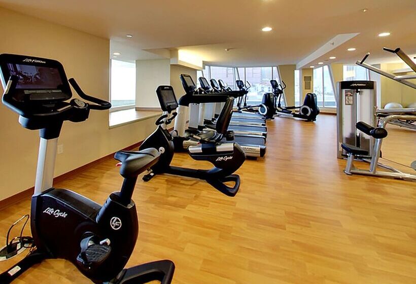 فندق Doubletree By Hilton Edmonton Downtown