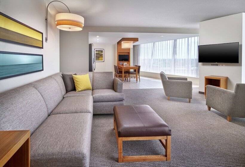 فندق Doubletree By Hilton Edmonton Downtown