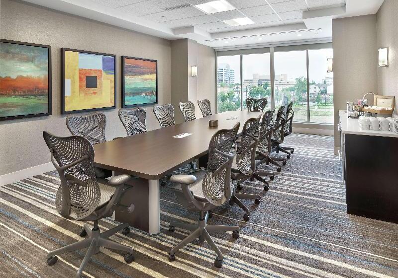 فندق Doubletree By Hilton Edmonton Downtown