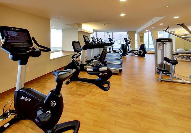 فندق Doubletree By Hilton Edmonton Downtown