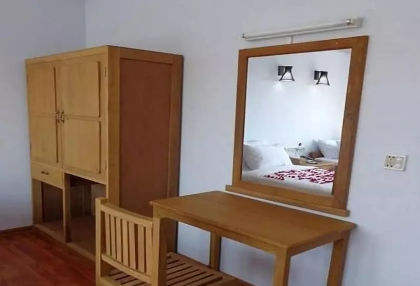 هتل Golden Lotus Inle