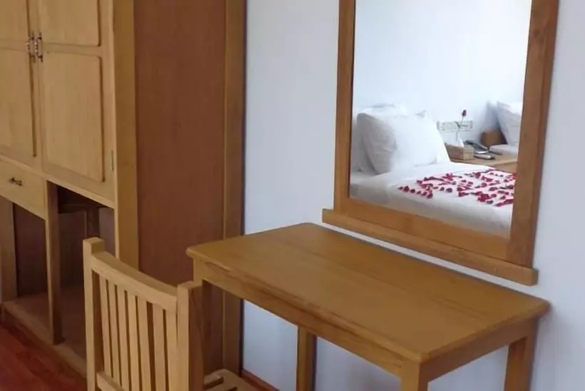 هتل Golden Lotus Inle