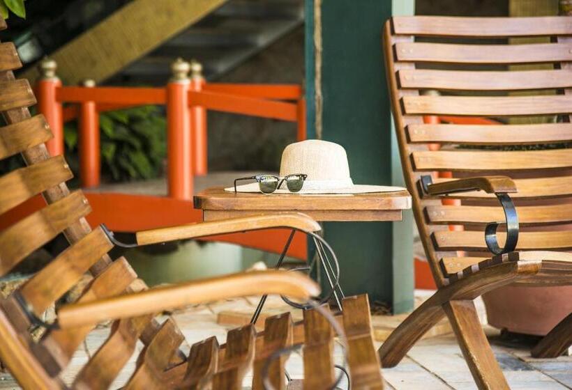 호텔 Oscar Inn Eco Resort