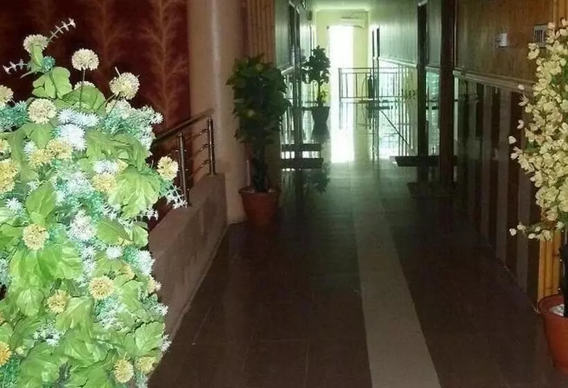 هتل Room In Lodge Definite Destiny