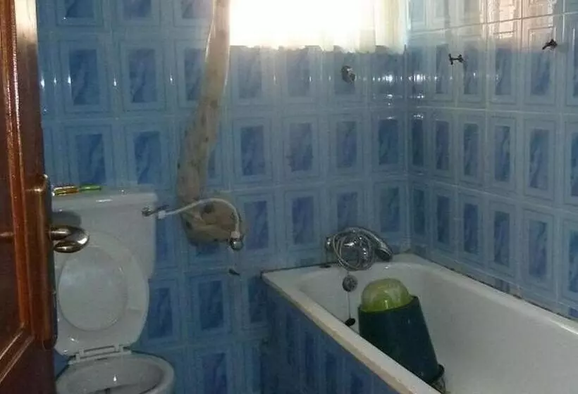 هتل Room In Lodge Definite Destiny