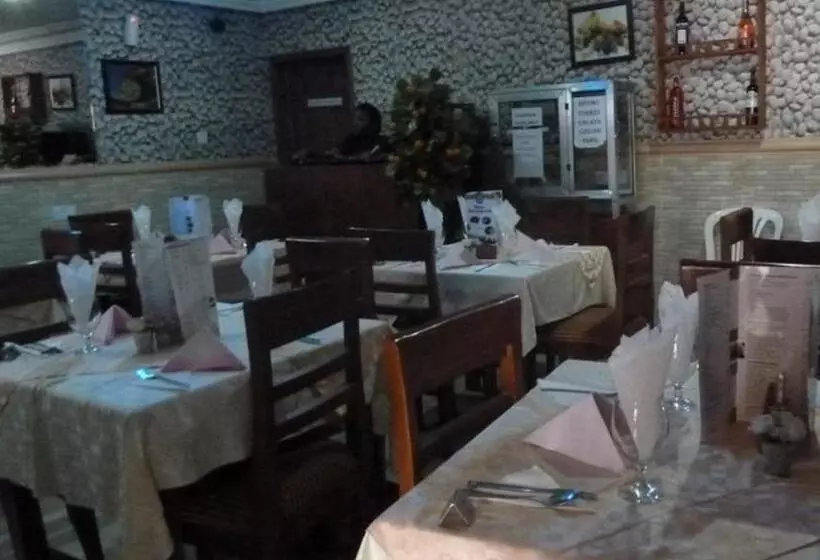 هتل Room In Lodge Definite Destiny