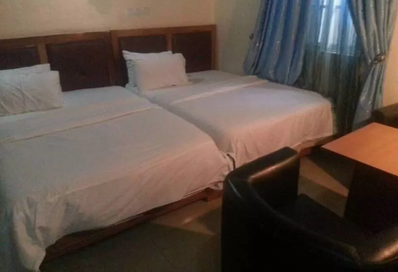 هتل Room In Lodge Definite Destiny