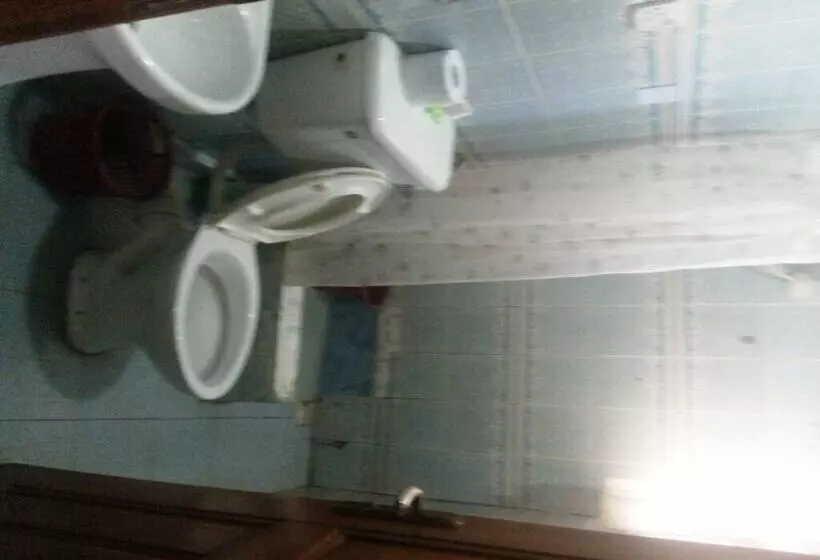 هتل Room In Lodge Definite Destiny