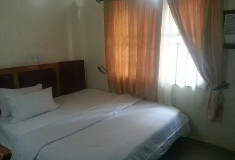 هتل Room In Lodge Definite Destiny