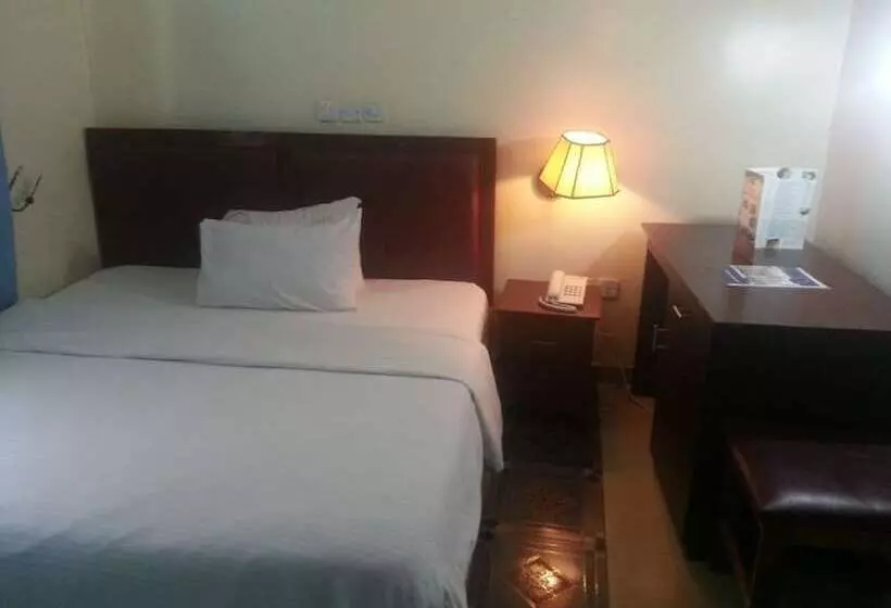 هتل Room In Lodge Definite Destiny