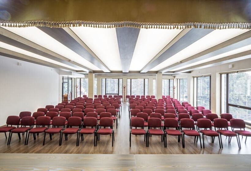 בית מלון כפרי Zámek Lužec Spa & Wellness Resort