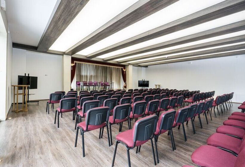 בית מלון כפרי Zámek Lužec Spa & Wellness Resort