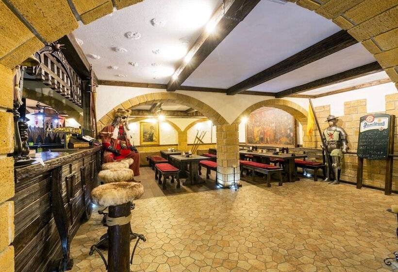 בית מלון כפרי Zámek Lužec Spa & Wellness Resort