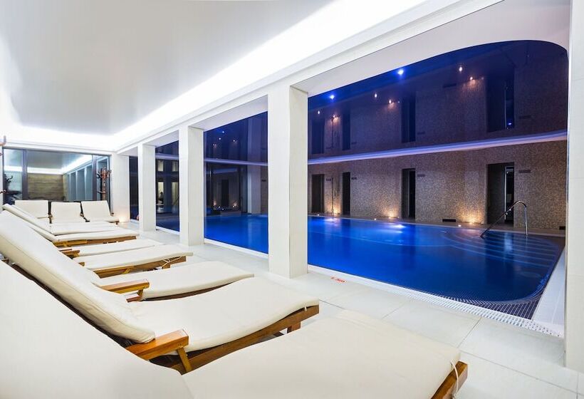 בית מלון כפרי Zámek Lužec Spa & Wellness Resort