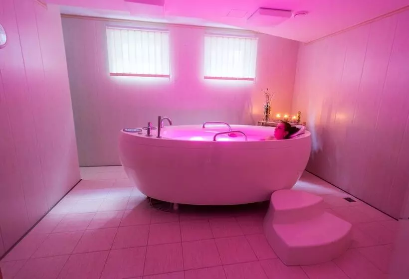 ホテル Zámek Lužec Spa & Wellness Resort