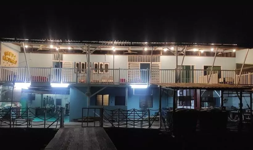 פנסיון Pangkor Fishing Village Guest House