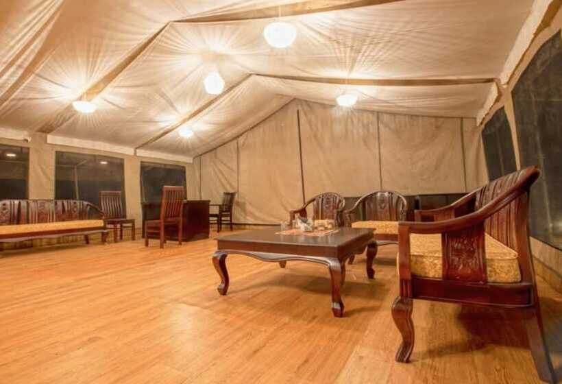 هتل Lorian Safari Camp