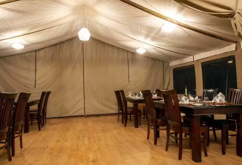 هتل Lorian Safari Camp