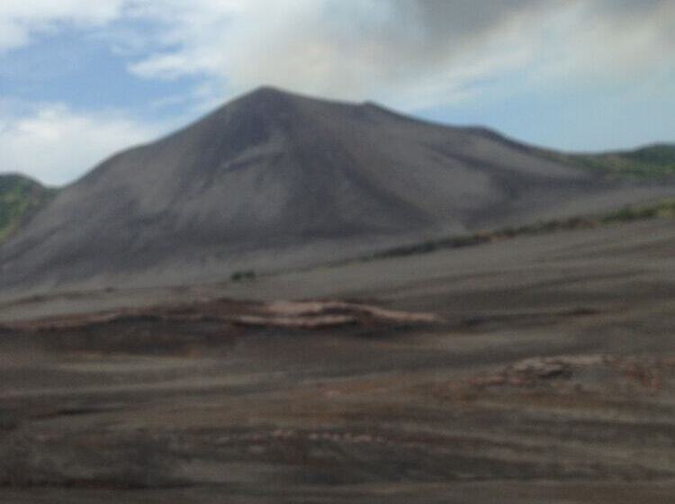 هتل Tanna Lava View Bungalows