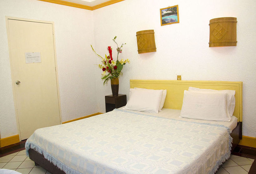 Estaca Bay Gardens Conference Resort