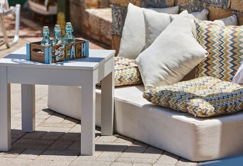 Everest Apartments And Suites