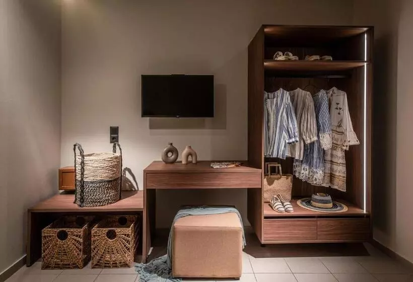 Everest Apartments And Suites