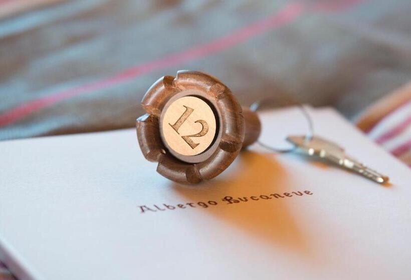 ホテル Albergo Ristorante Bucaneve