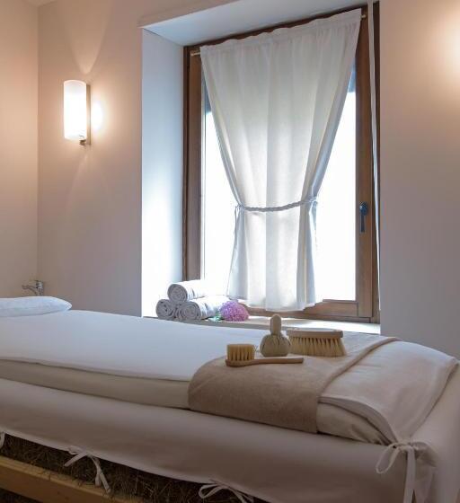 ホテル Albergo Ristorante Bucaneve