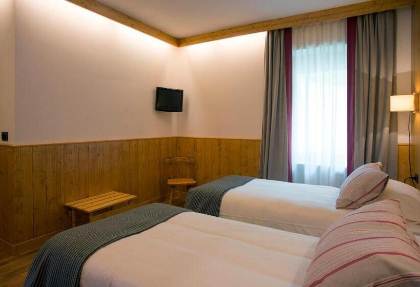 ホテル Albergo Ristorante Bucaneve