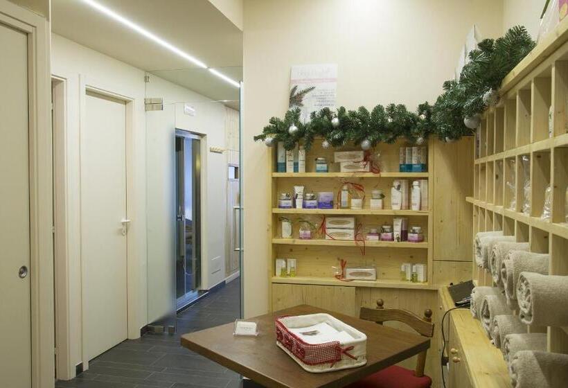 ホテル Albergo Ristorante Bucaneve